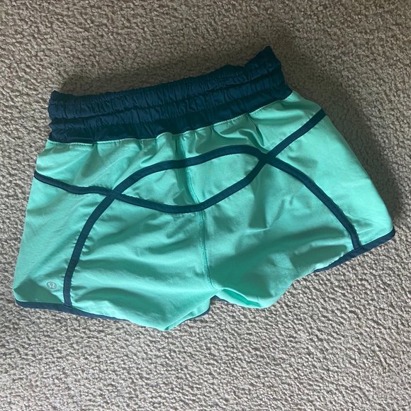 Lululemon Athletica Tracker Shorts, Size 4 - Picture 1 of 2